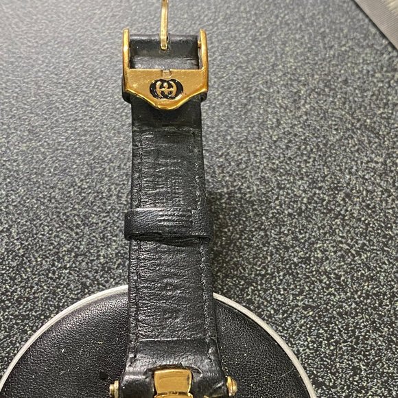 Vintage Gucci 4500L  watch with Black Enamel face Gold sword hands Fancy T Lugs - Picture 11 of 11